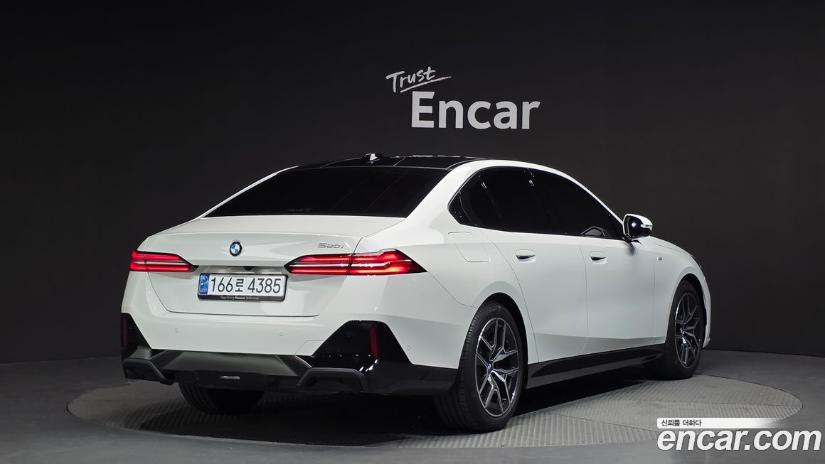 BMW 5-Series 520i M Sport, 2025