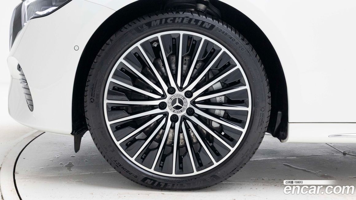 Mercedes-Benz E-Class E450 4MATIC Exclusive, 2025
