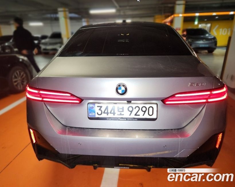 BMW 5-Series 520i M Sport, 2025