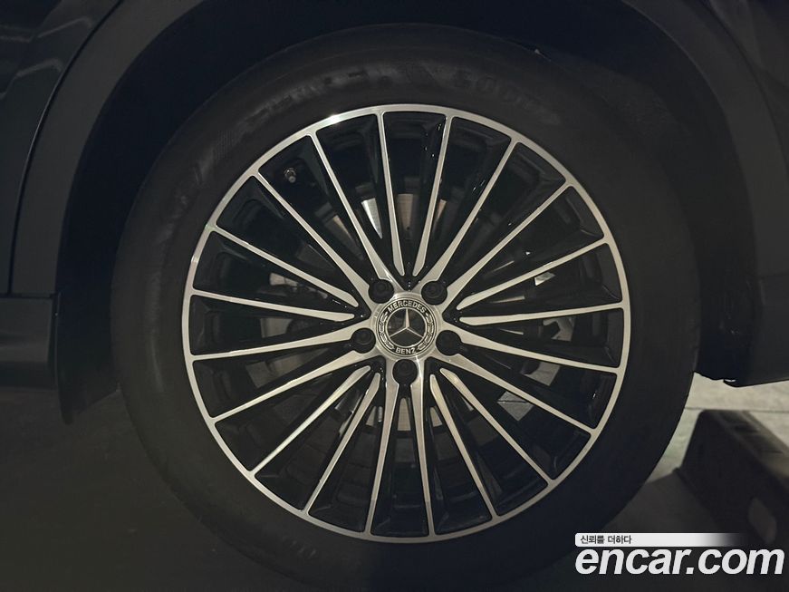 Mercedes-Benz GLC-Class GLC300 4MATIC AMG Line, 2023