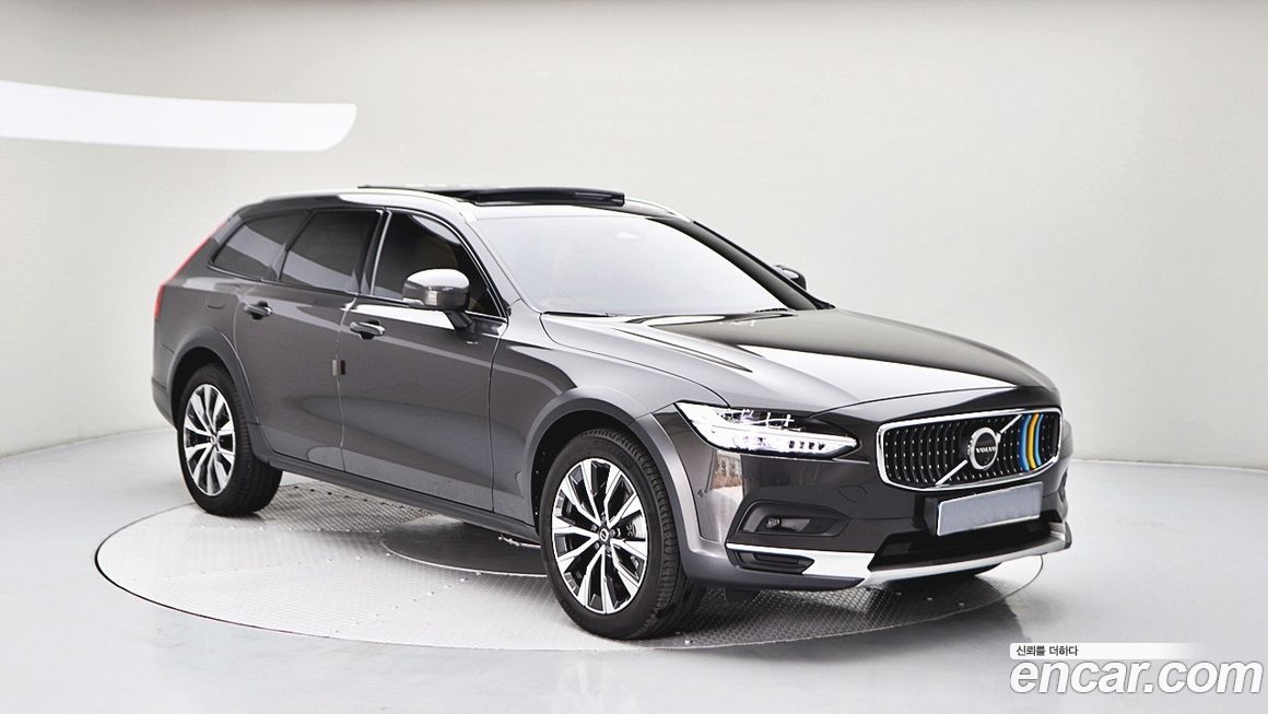 Volvo V90 B5 Ultimate AWD, 2024