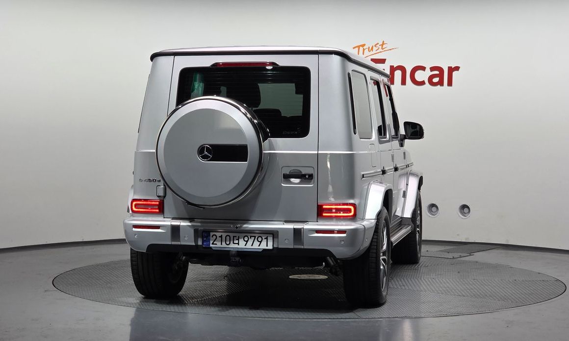 Mercedes-Benz G-Class G450d, 2025