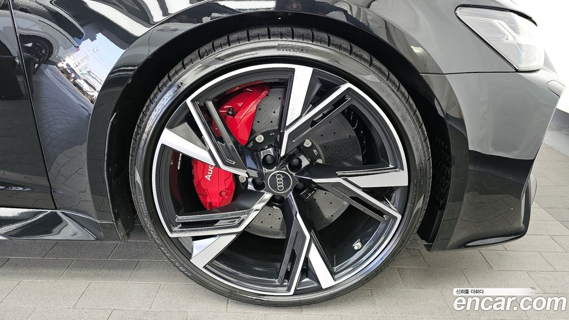 Audi RS6 4.0 TFSI Quattro Avant Performance, 2024