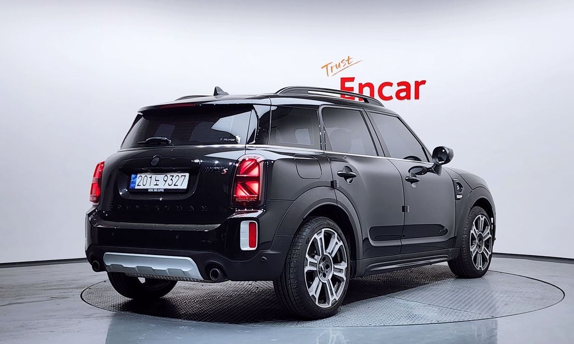 Mini Countryman ALL4 Classic Launch Pack, 2023
