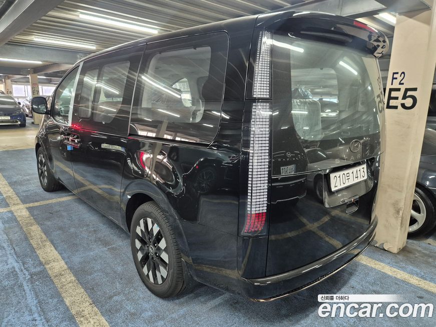 Hyundai Staria 4WD Lounge 7-Seater, 2025