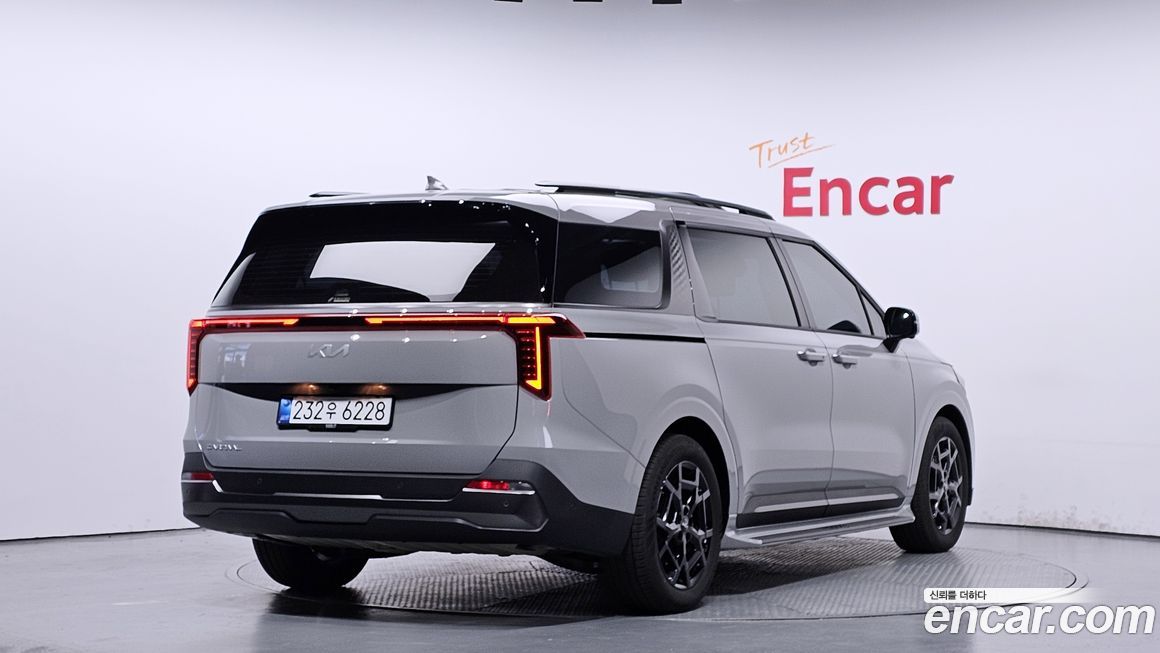 Kia Carnival 9-Seater Gravity, 2025