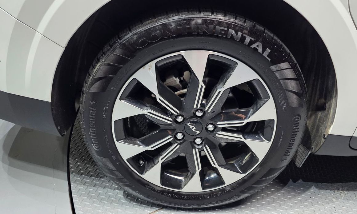 Kia Carnival 7-Seater Signature, 2023