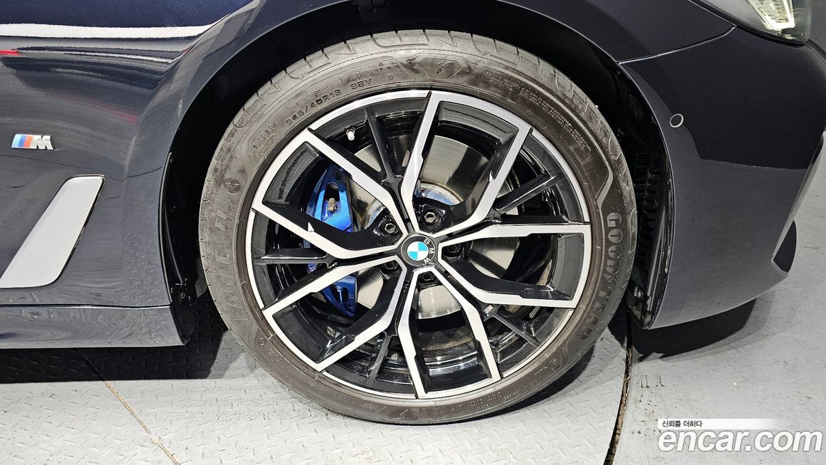 BMW 5-Series 530i M Sport Package, 2023
