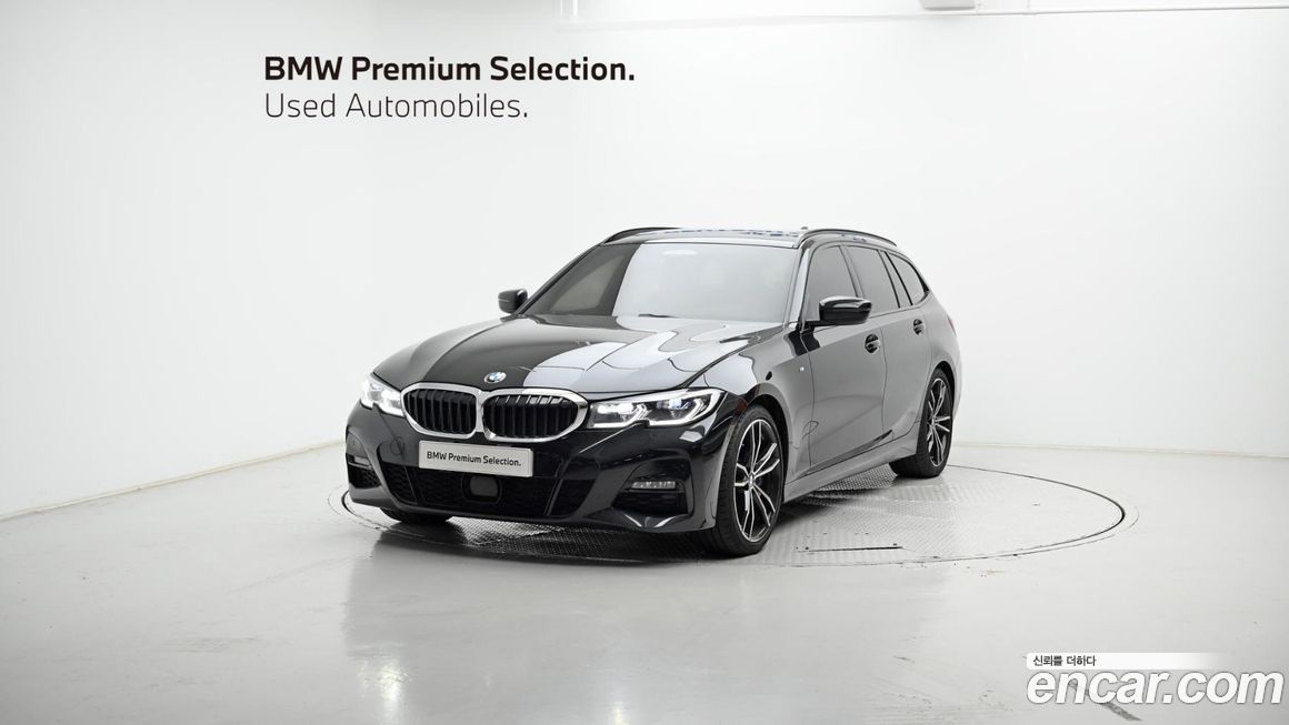 BMW 3-Series 320i Touring M Sports, 2022