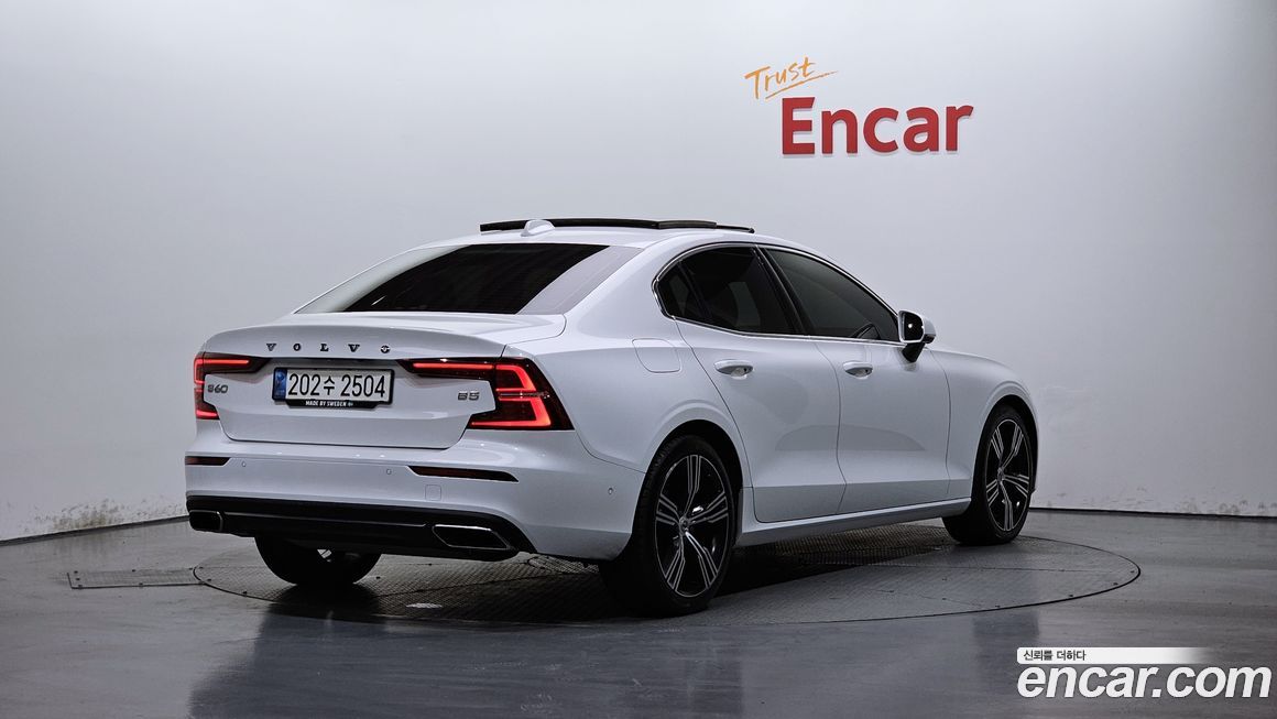 Volvo S60 B5 Inscription, 2022