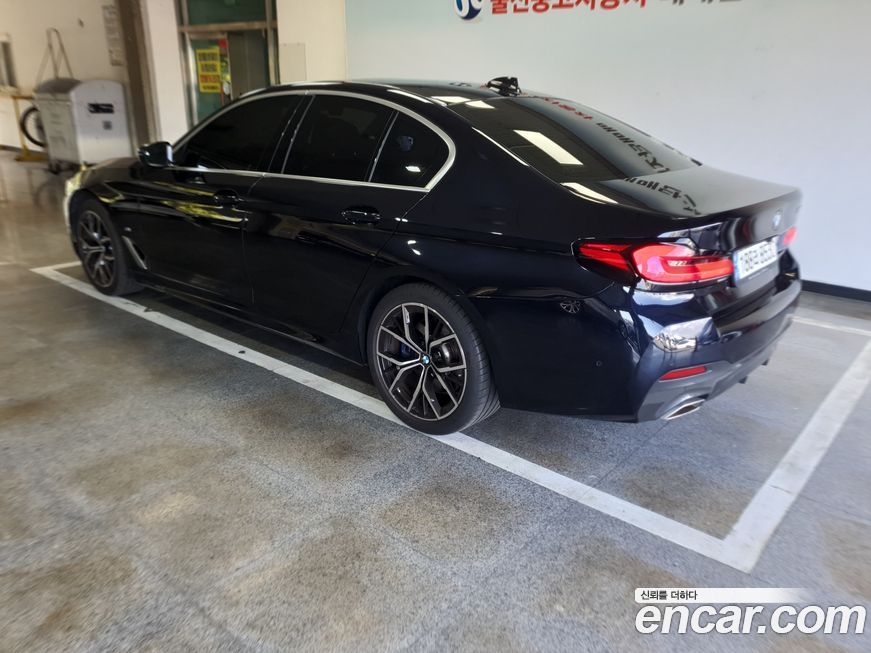BMW 5-Series 530i M Sport Package, 2023