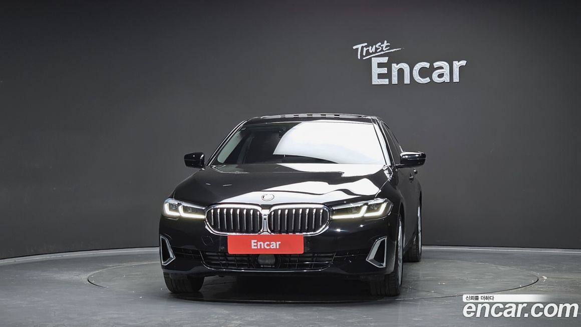 BMW 5-Series 530i xDrive Luxury, 2023