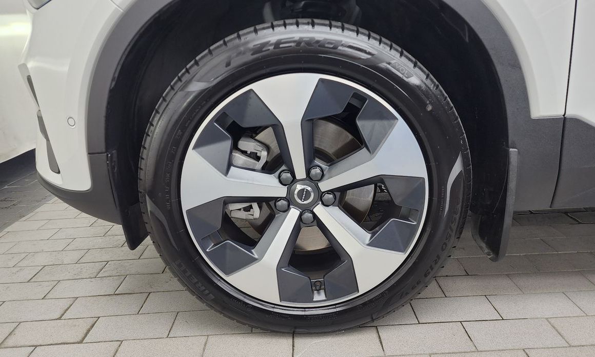 Volvo XC40 B4 Ultimate Bright, 2024