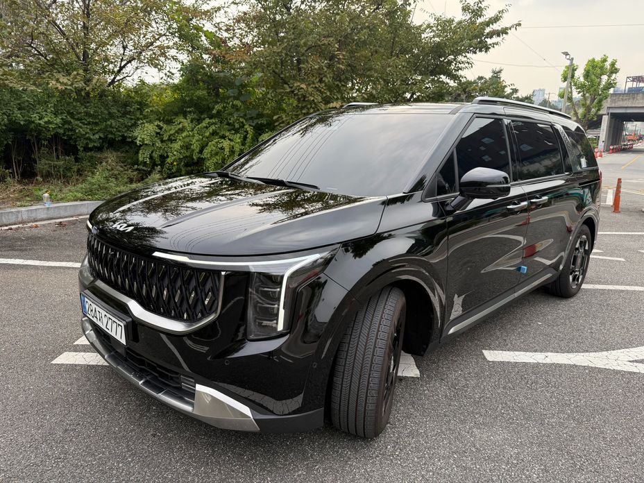 Kia Carnival 7-Seater Signature, 2024