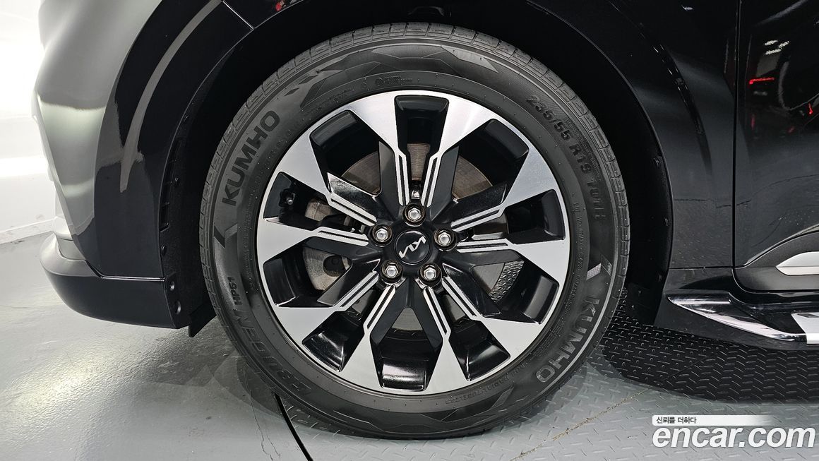 Kia Carnival 9-Seater Hi-Limousine, 2022