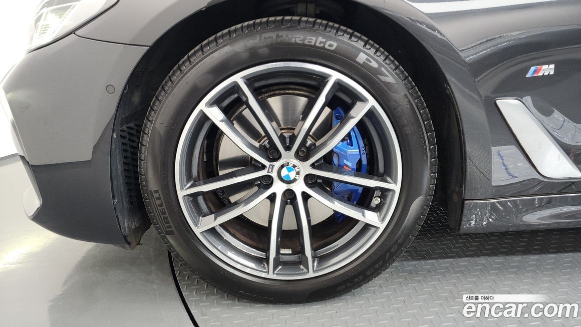BMW 5-Series 520i M Sport, 2022