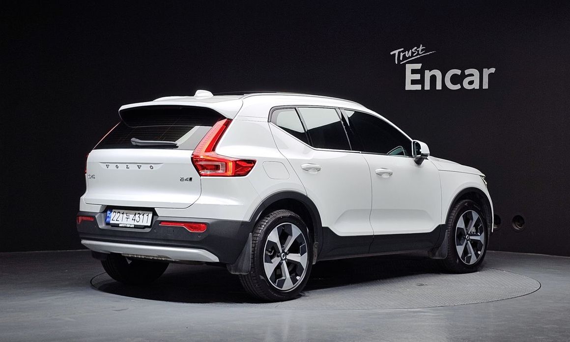 Volvo XC40 B4 Ultra Bright, 2025