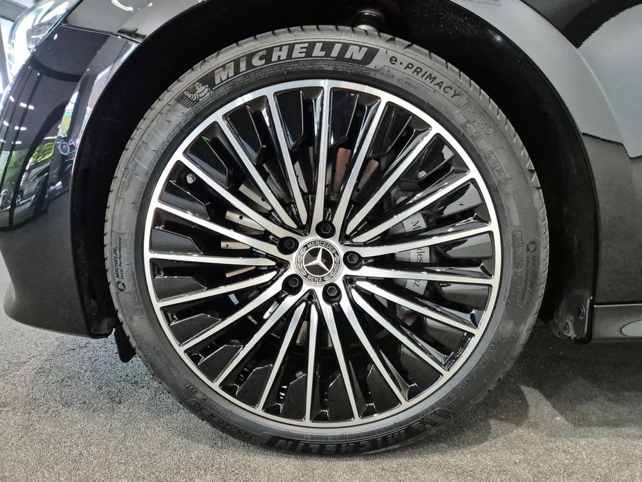 Mercedes-Benz E-Class E450 4MATIC Exclusive, 2025