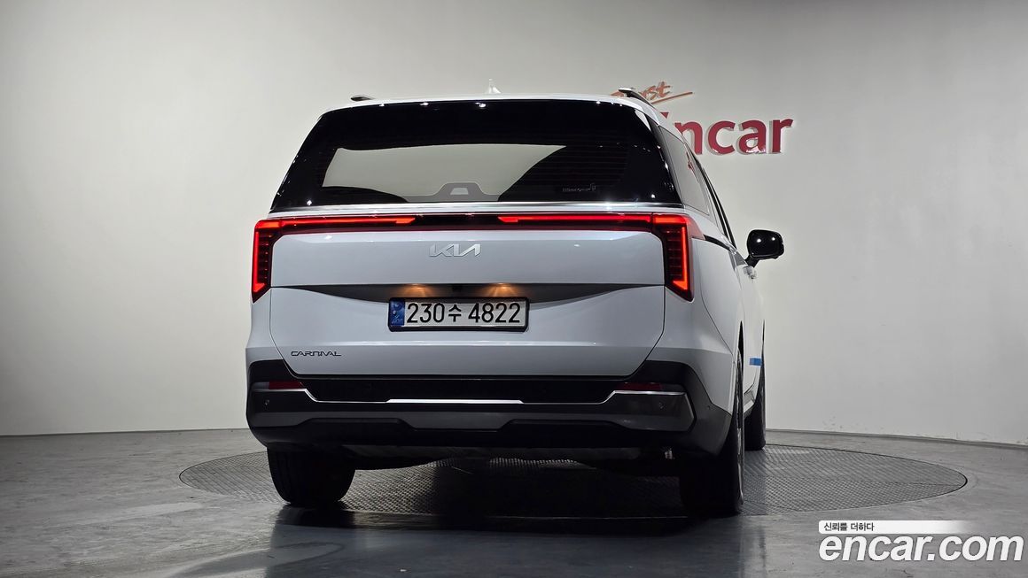 Kia Carnival 7-Seater Signature, 2024