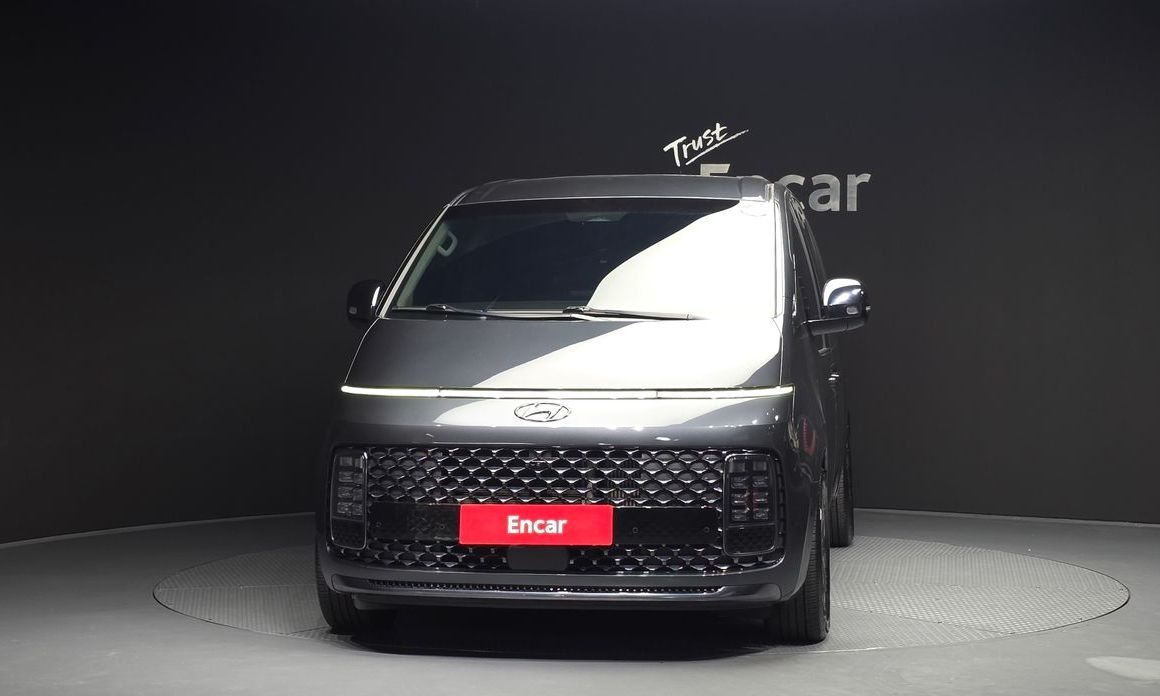 Hyundai Staria Lounge 9-Seater, 2022