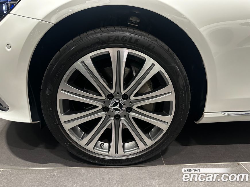 Mercedes-Benz E-Class E350 4MATIC Exclusive, 2023