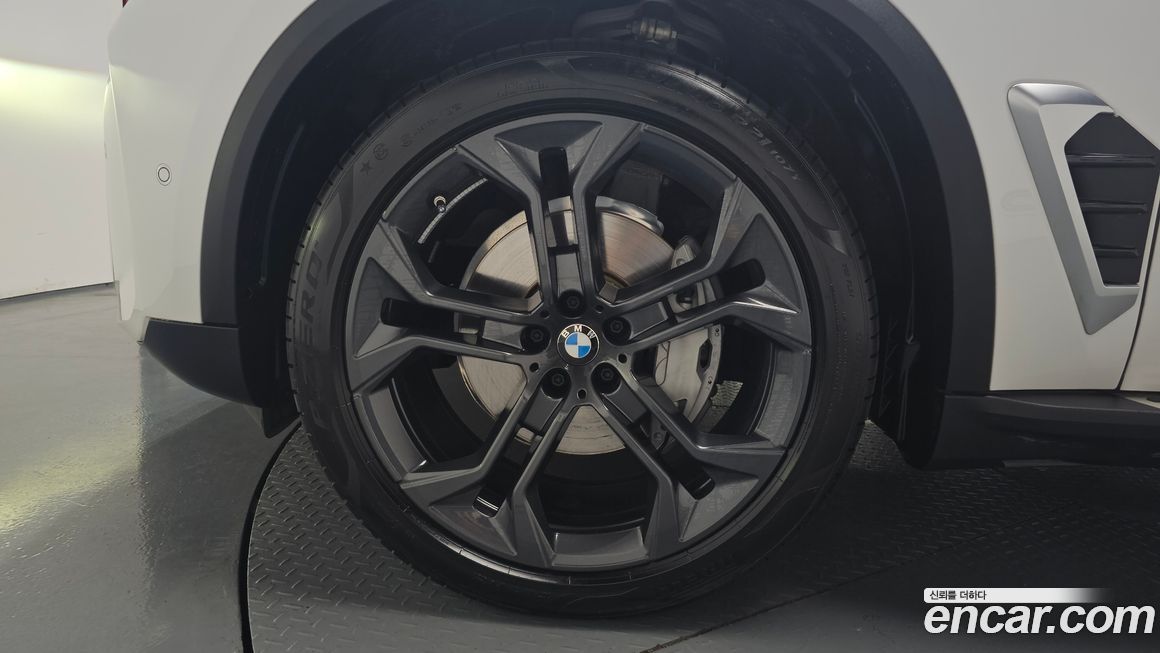 BMW X5 xDrive 40i xLine, 2024