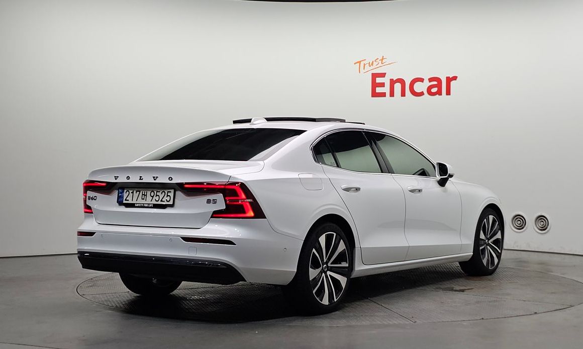 Volvo S60 B5 Ultimate Bright, 2024