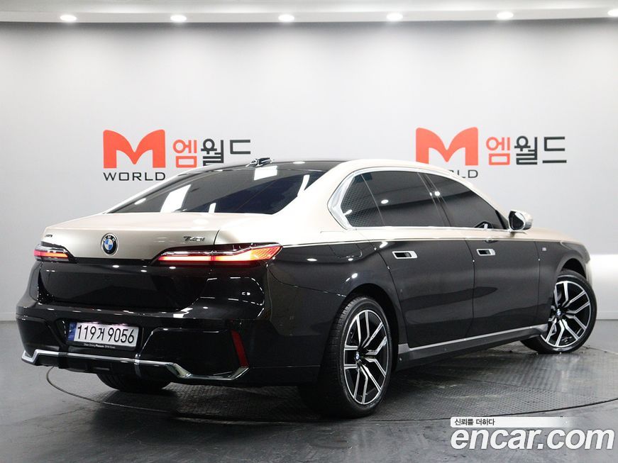 BMW 7-Series 740i xDrive M Sport, 2025