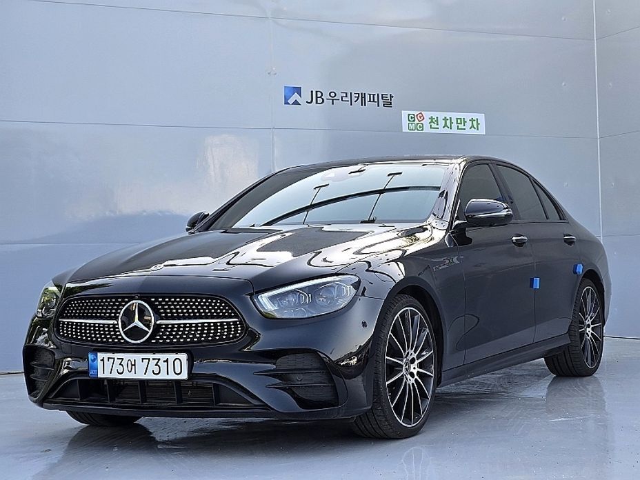 Mercedes-Benz E-Class E350 4MATIC AMG Line, 2023