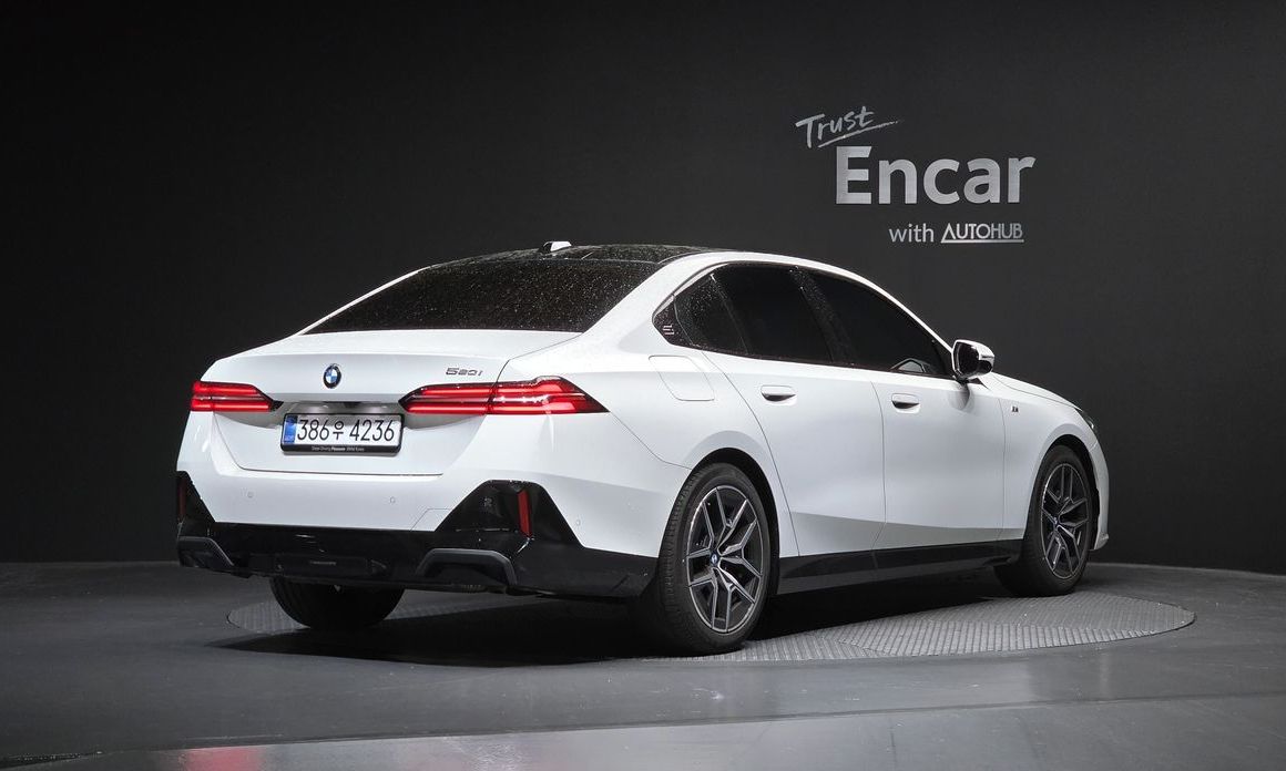 BMW 5-Series 520i M Sport, 2025