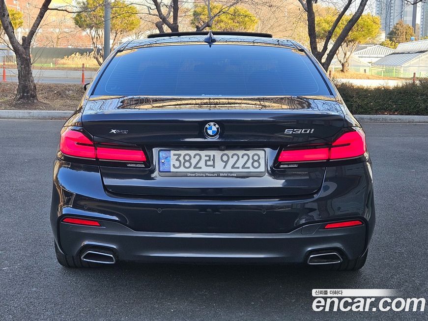BMW 5-Series 530i xDrive M Sport Package, 2022