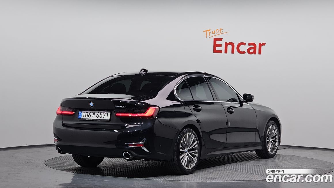 BMW 3-Series 320i, 2022