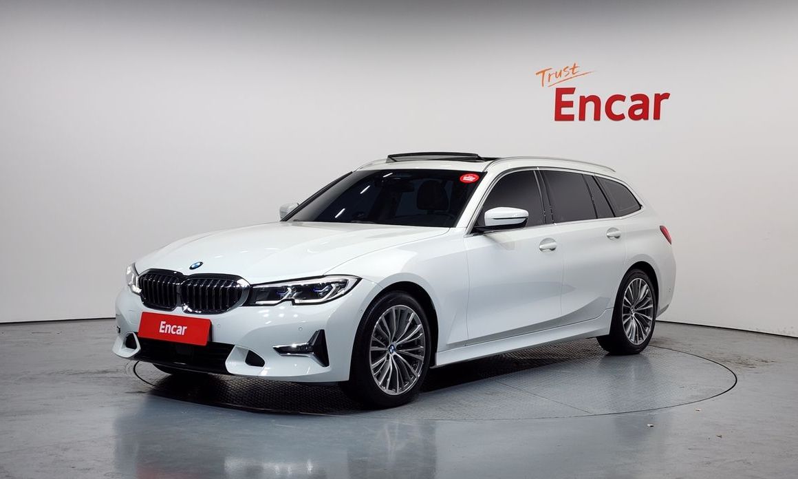 BMW 3-Series 320d Touring Luxury, 2022
