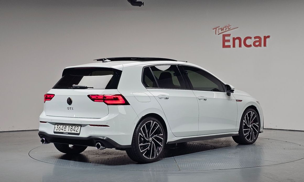 Volkswagen Golf 2.0 GTI, 2024