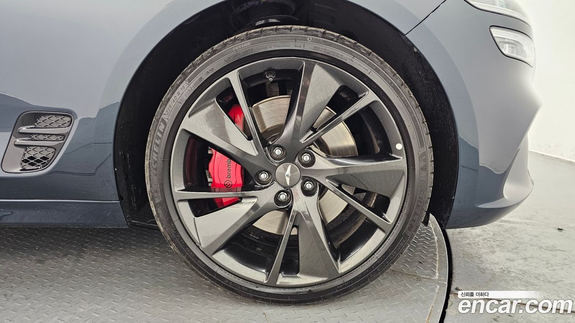 Genesis G70 Gasoline 2.0T 4WD, 2022