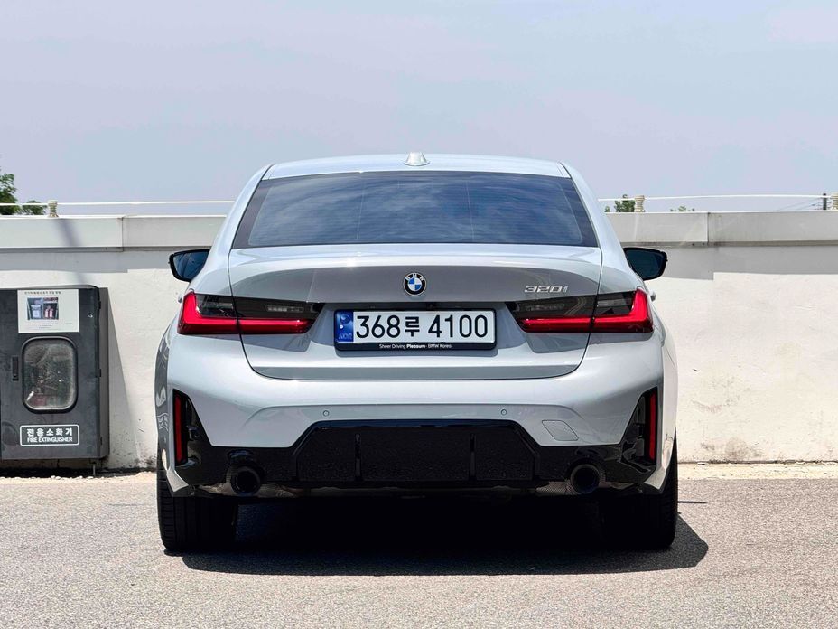 BMW 3-Series 320i M Sport, 2024