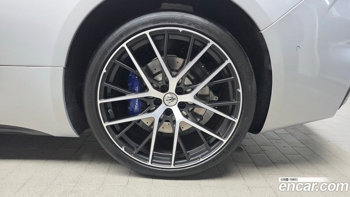 Maserati Gran Cabrio 3.0 V6 Trofeo, 2024