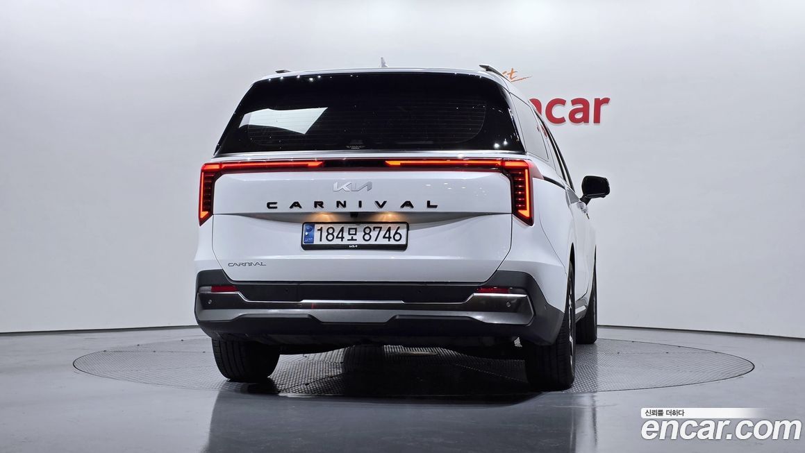 Kia Carnival 9-Seater Signature, 2024