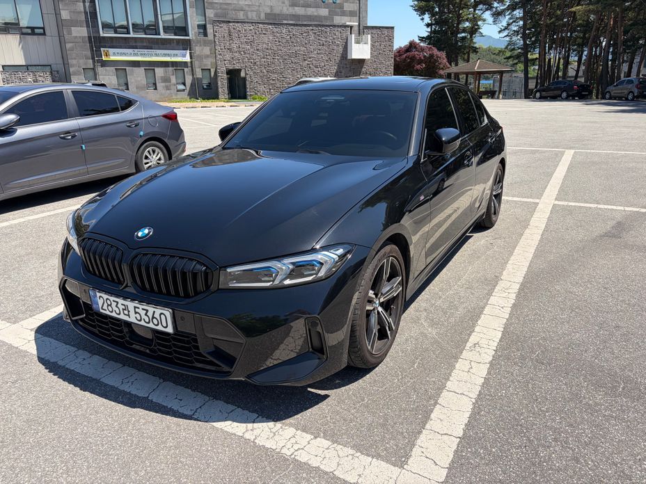 BMW 3-Series 320i M Sport, 2023
