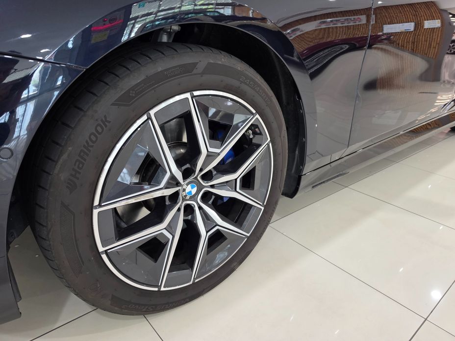 BMW 5-Series 523d M Sport, 2025