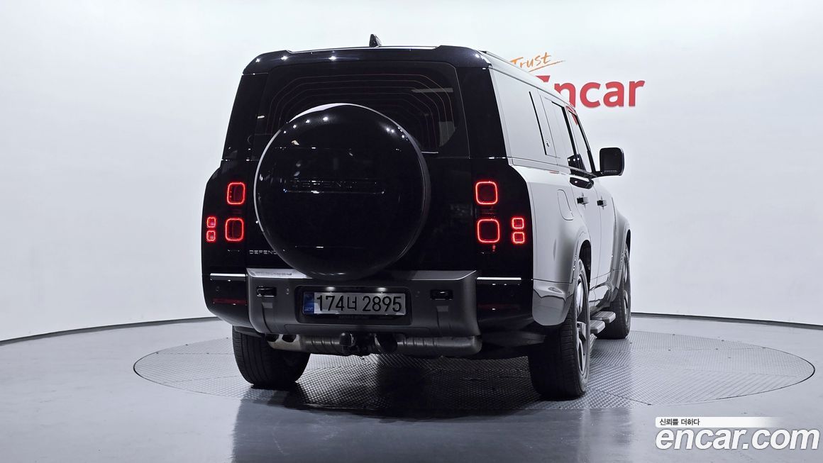 Land Rover Defender 130 D300 X-Dynamic HSE, 2024