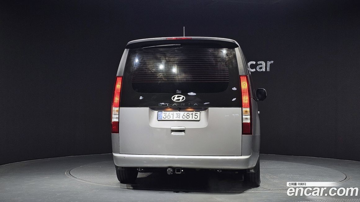 Hyundai Staria 4WD Tourer 9-Seater, 2025
