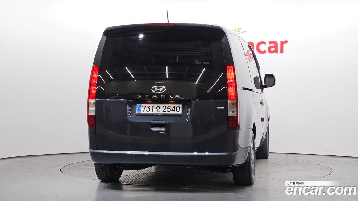 Hyundai Staria 4WD Tourer 11-Seater, 2024