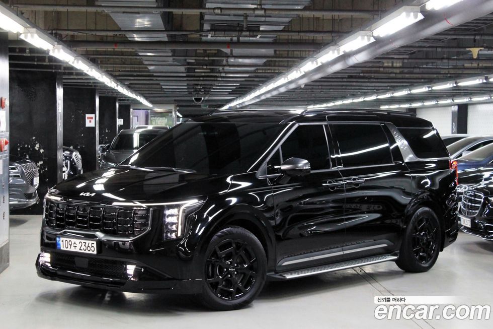Kia Carnival 9-Seater Gravity, 2024