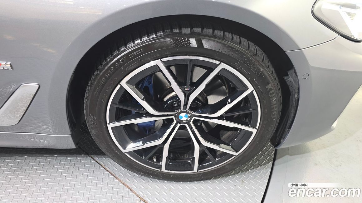 BMW 5-Series 530i M Sport Package, 2023