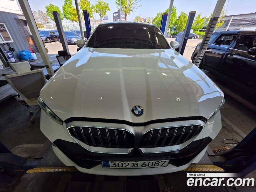 BMW 5-Series 530i xDrive M Sport, 2024