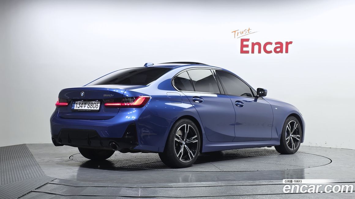 BMW 3-Series 320i M Sport, 2023