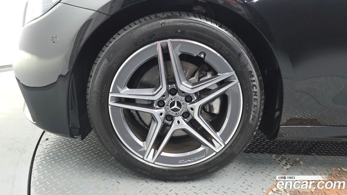 Mercedes-Benz E-Class E250 AMG Line, 2023