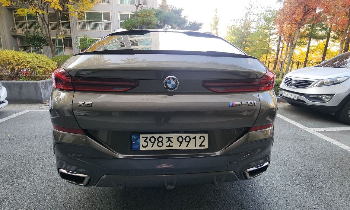 BMW X6 M50i, 2021