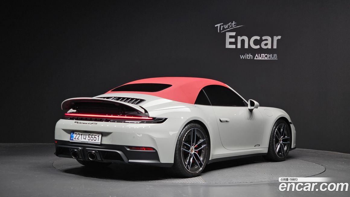 Porsche 911 Carrera 4 GTS Cabriolet, 2025